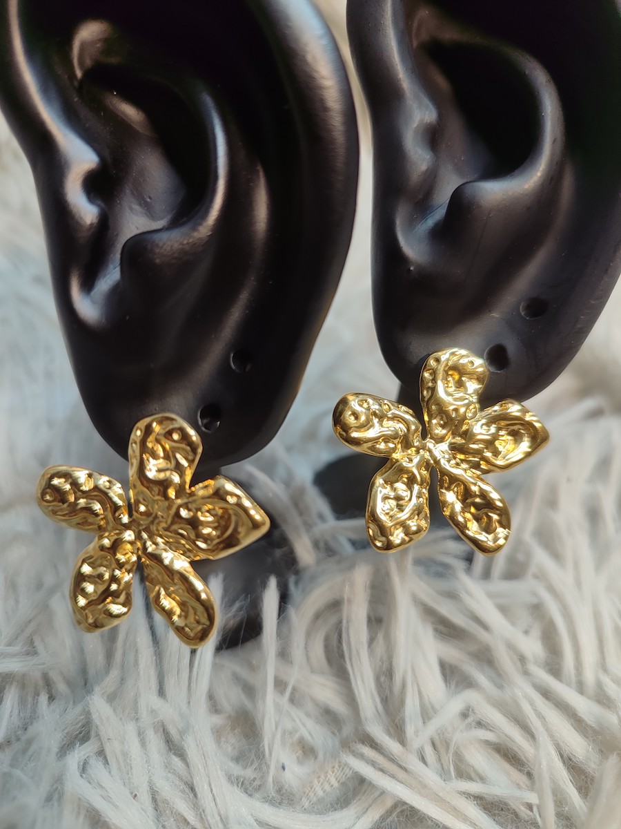 Nwayọọ Earring